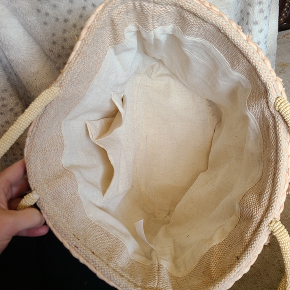 Elegant Floral Beige Shoulder Bag - Picture 5 of 5